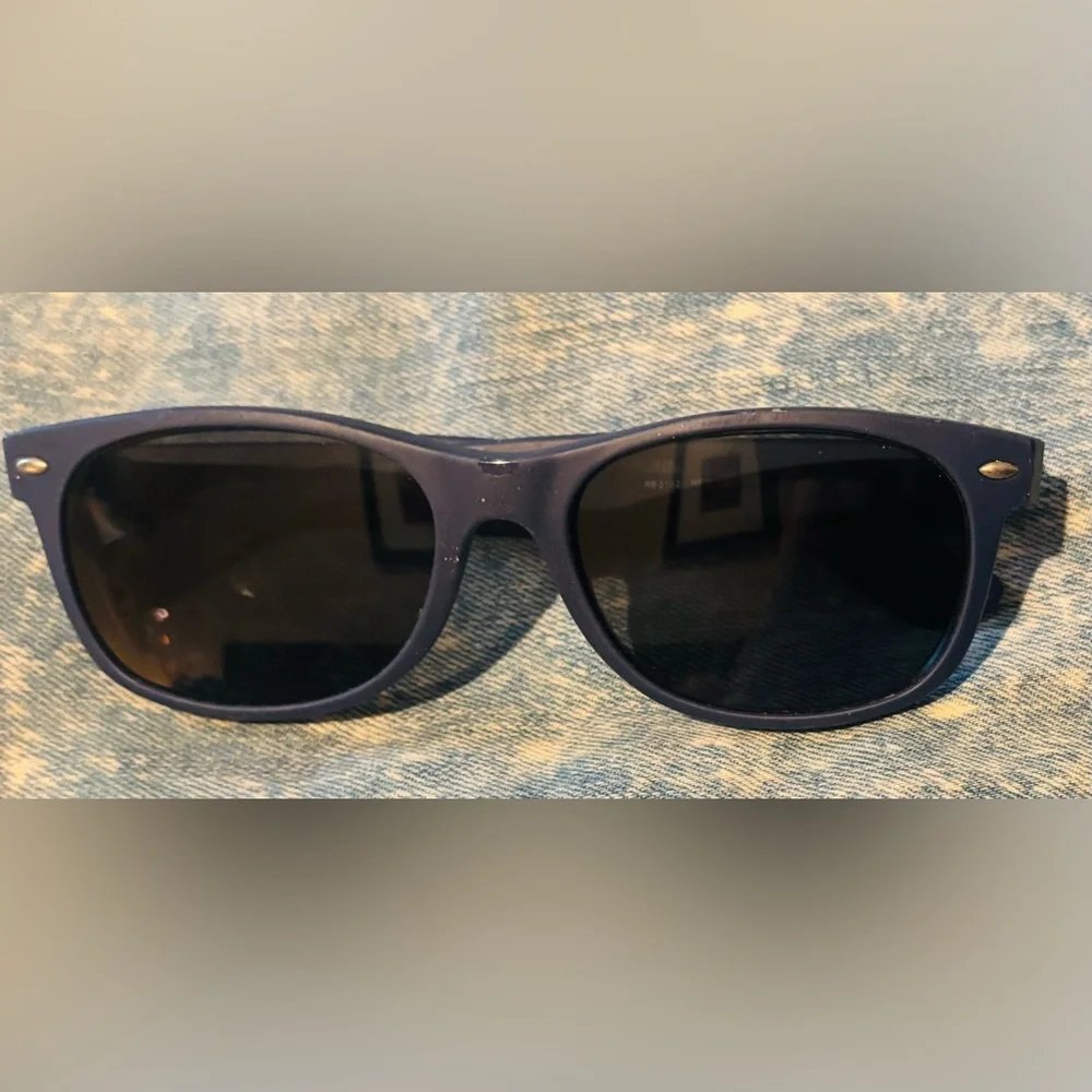 Ray-Ban Matte Navy Blue Wayfarer Sunglasses with Gradient Gray Lenses